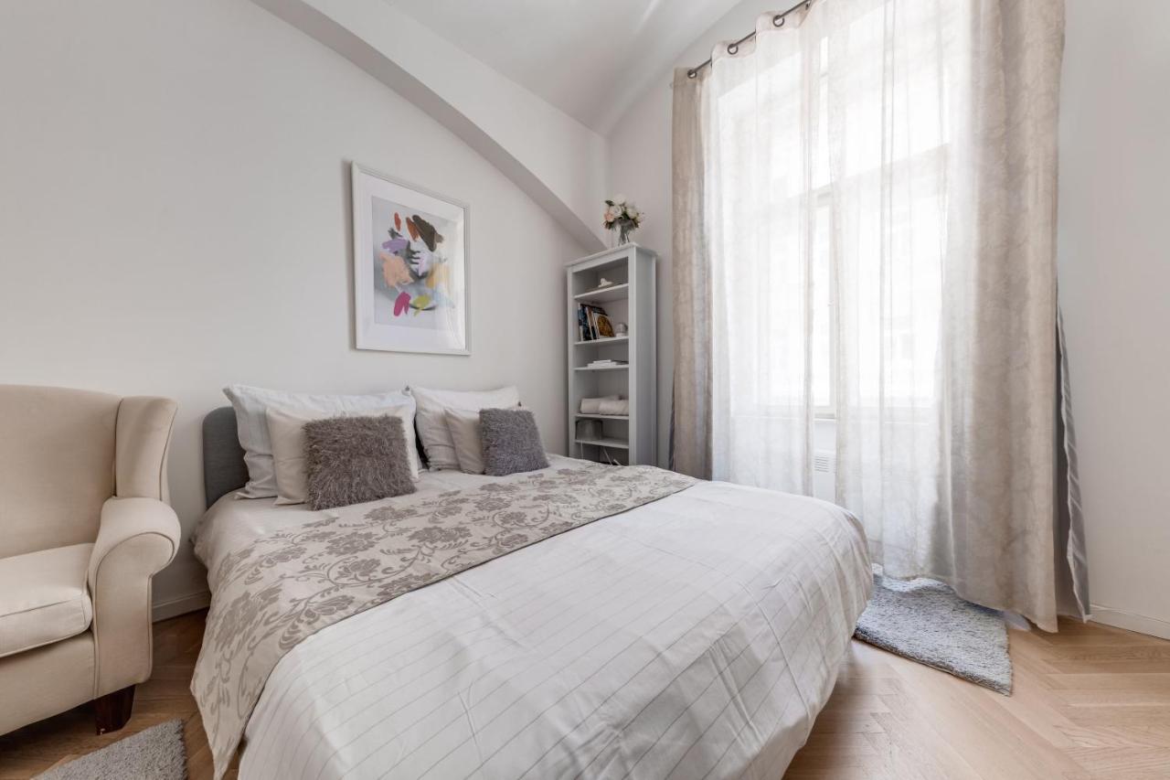Apartments With The Lions Πράγα Εξωτερικό φωτογραφία