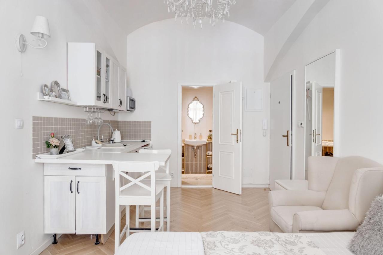 Apartments With The Lions Πράγα Εξωτερικό φωτογραφία